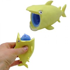Игрушка-антистресс "Акула с рыбой" (желтый)