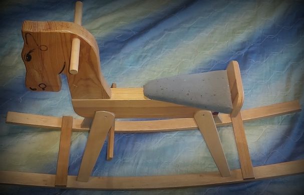 Деревянная лошадка-качалка ручной работы купити в Україні